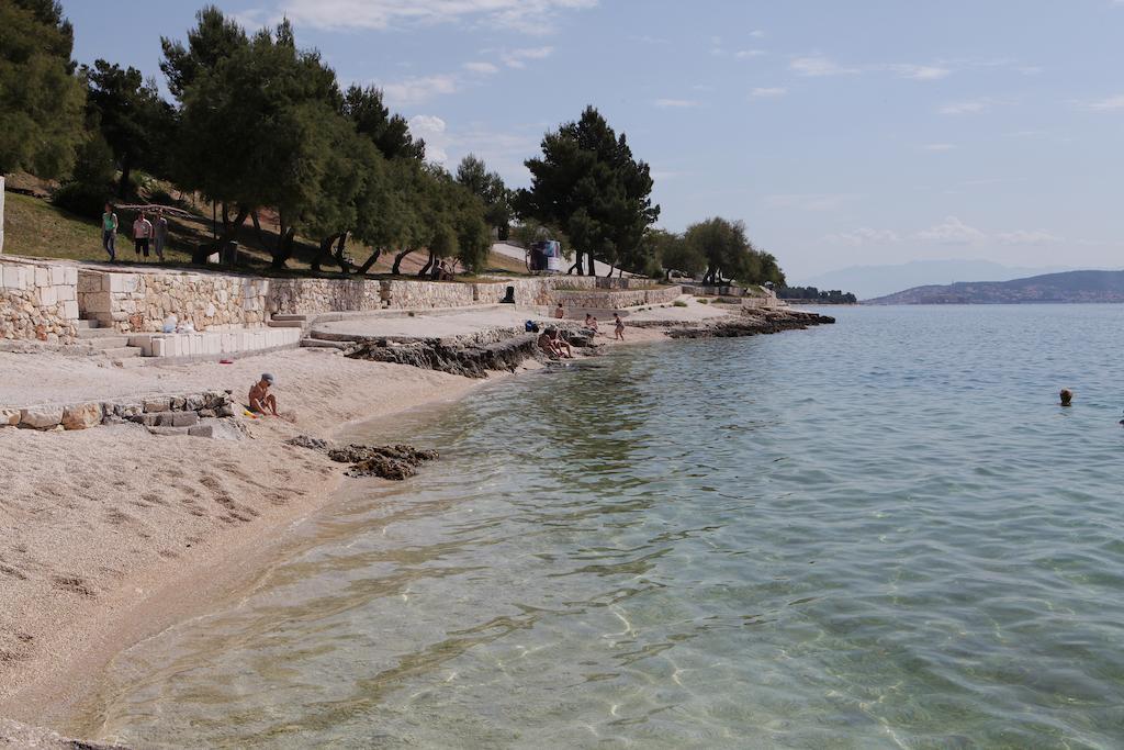Villa Iris Apartments Seget Vranjica Dış mekan fotoğraf