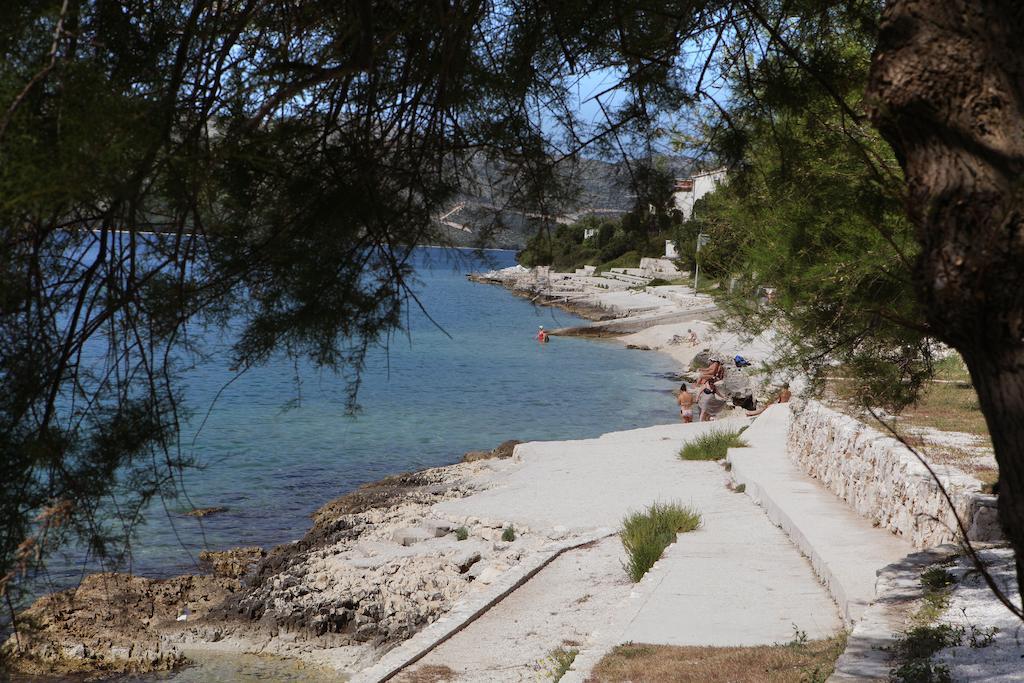 Villa Iris Apartments Seget Vranjica Dış mekan fotoğraf
