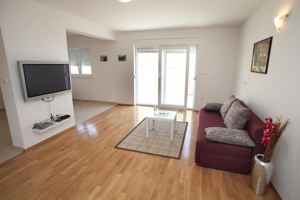 Villa Iris Apartments Seget Vranjica Dış mekan fotoğraf
