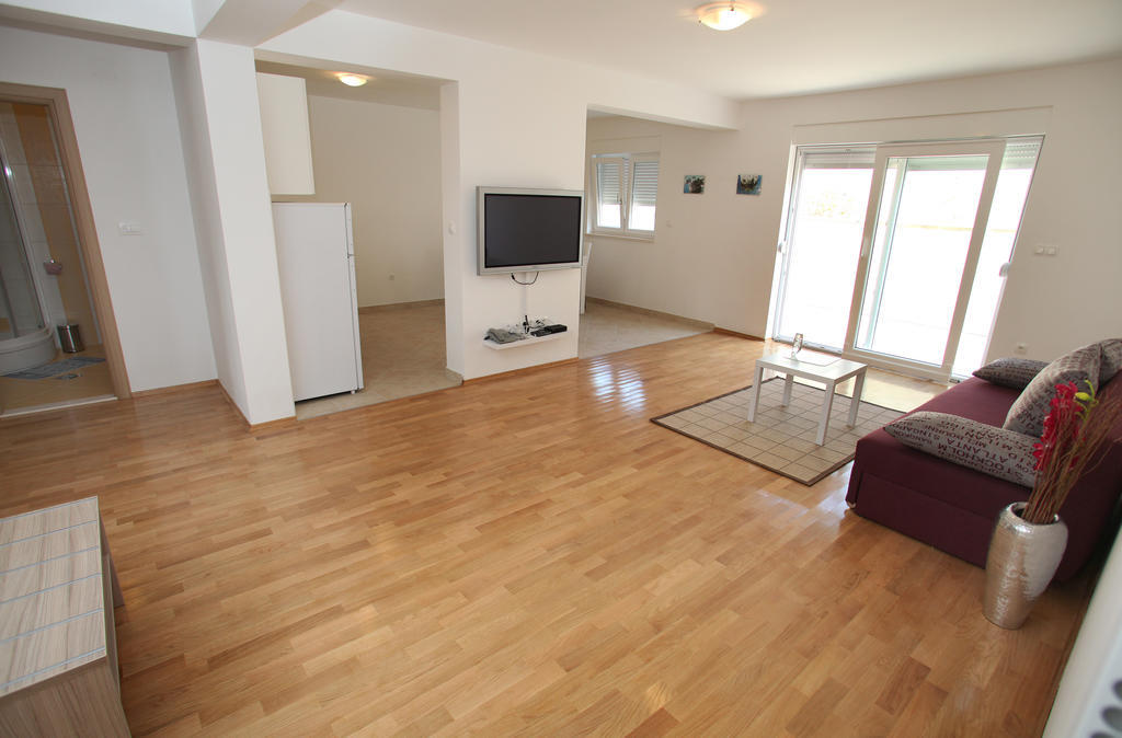 Villa Iris Apartments Seget Vranjica Dış mekan fotoğraf