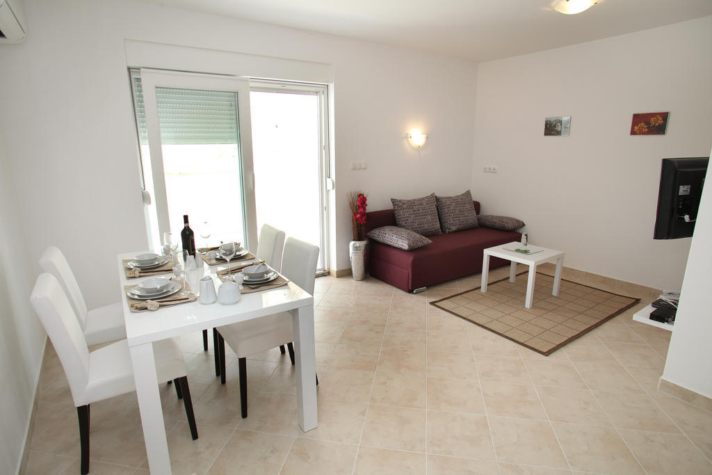 Villa Iris Apartments Seget Vranjica Dış mekan fotoğraf