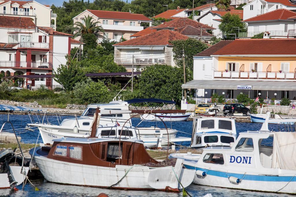 Villa Iris Apartments Seget Vranjica Dış mekan fotoğraf